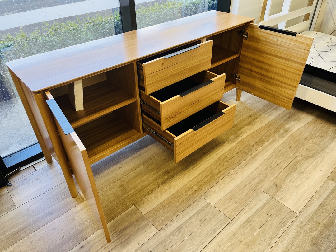 Blonde Oak 2 Door, 3 Drawer Timber Buffet 3