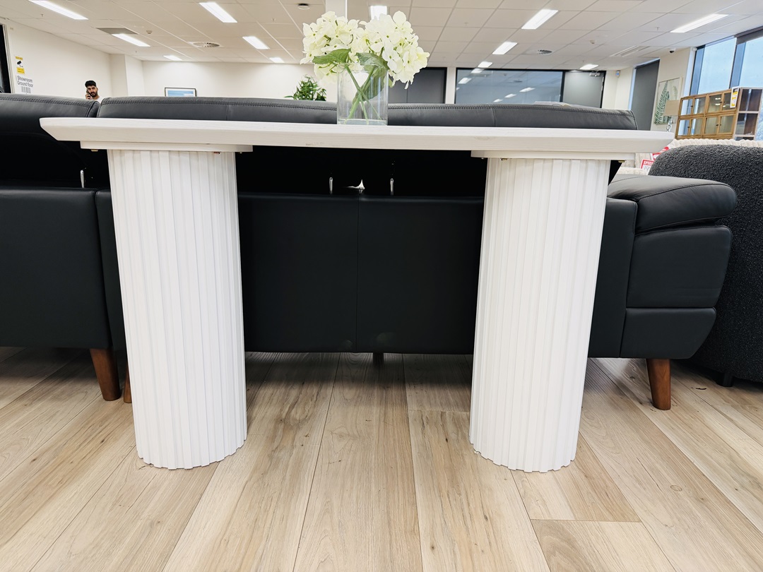 140cm White Timber Console Table 3