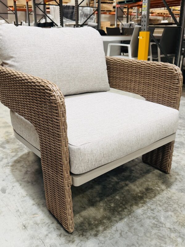 Outdoor Wicker Arm Chair with Aluminium Base